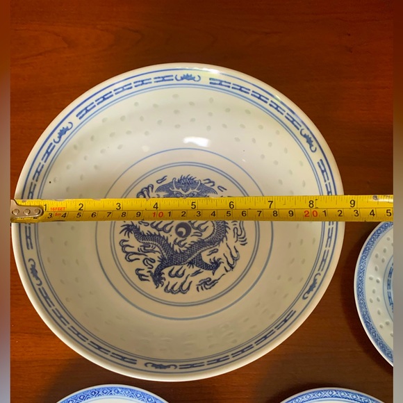 Chinese porcelain blue & white dragon pattern 9” serving bowl 6” plates & spoons - Picture 3 of 11